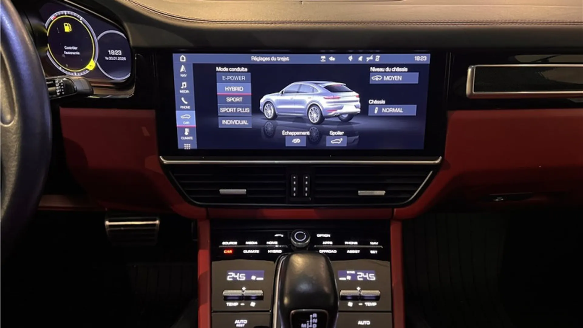Porsche Cayenne — photo 14