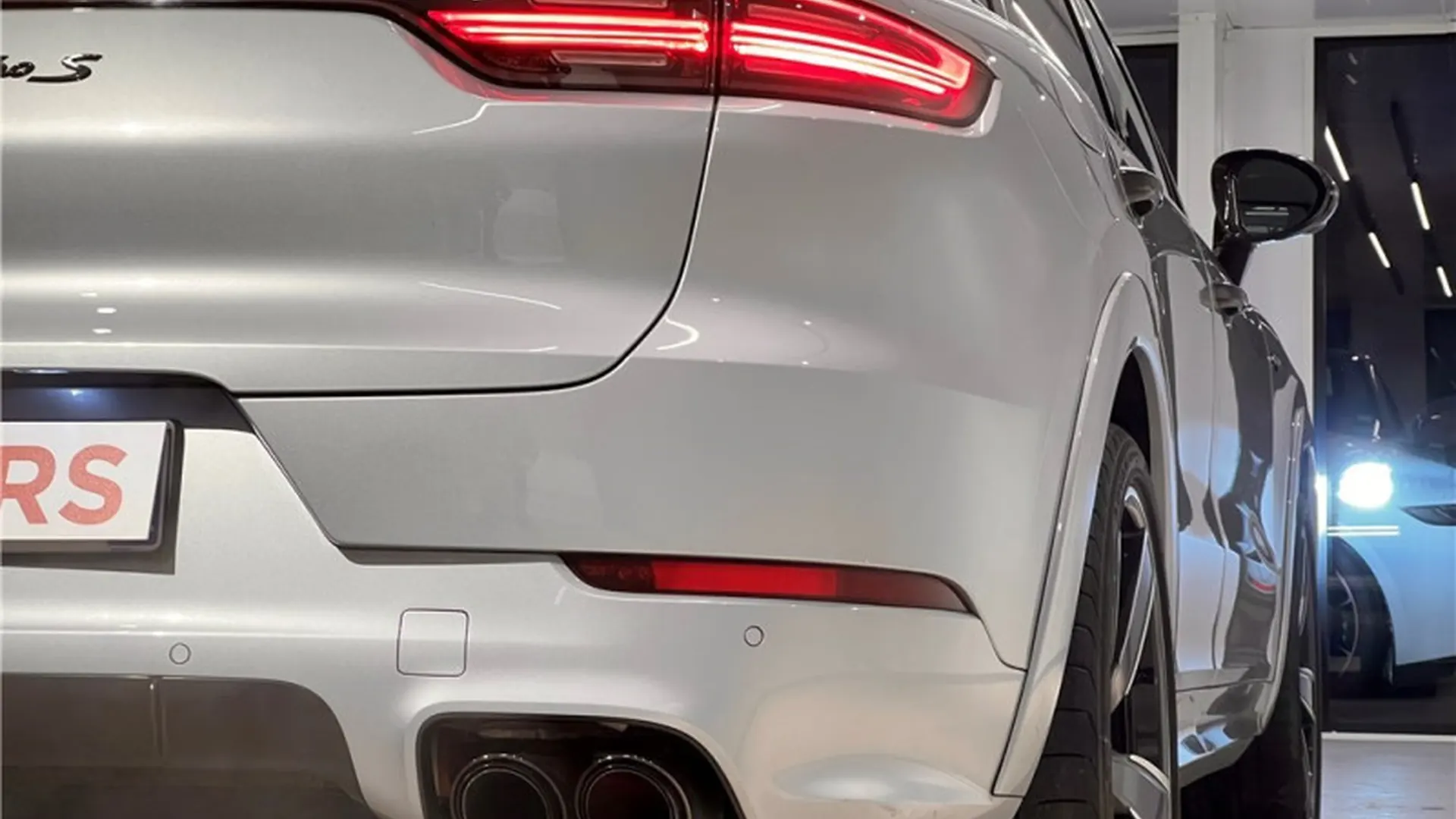 Porsche Cayenne — photo 6