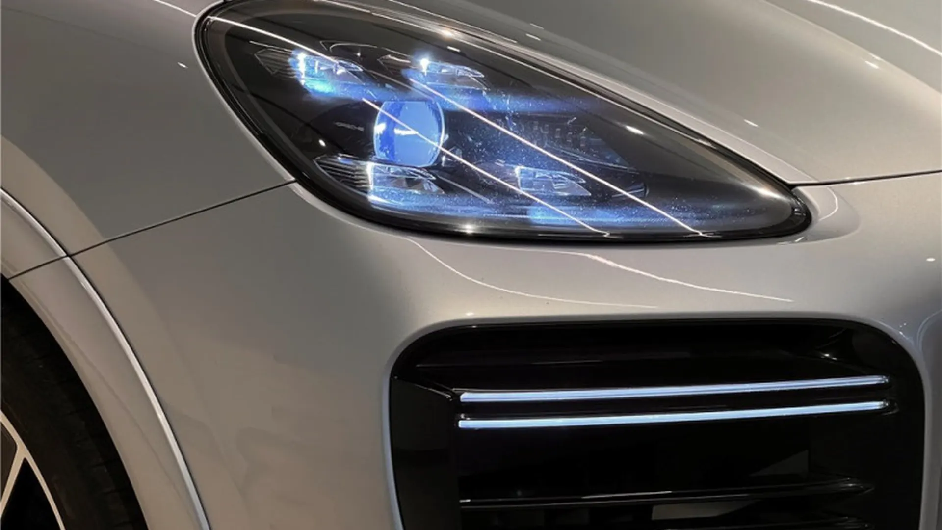 Porsche Cayenne — photo 7
