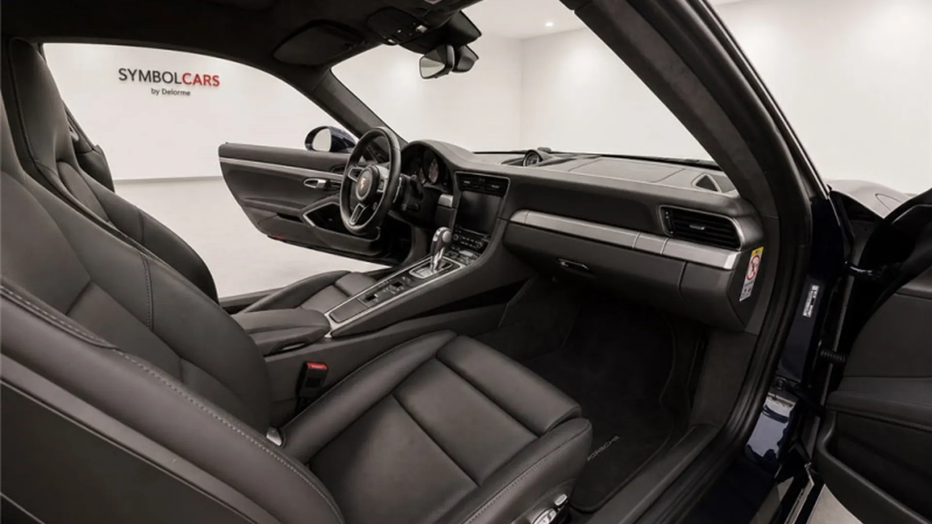 Porsche 911 — photo 7
