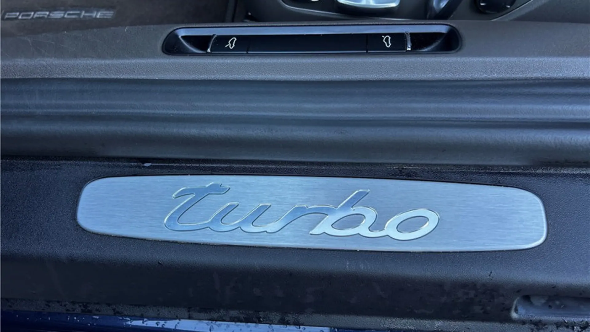 Porsche 911 — photo 12