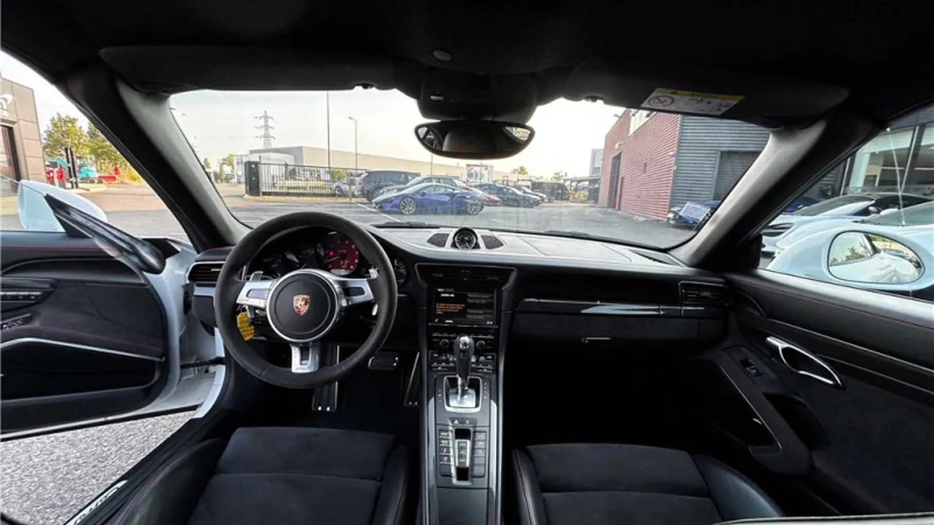 Porsche 911 — photo 7