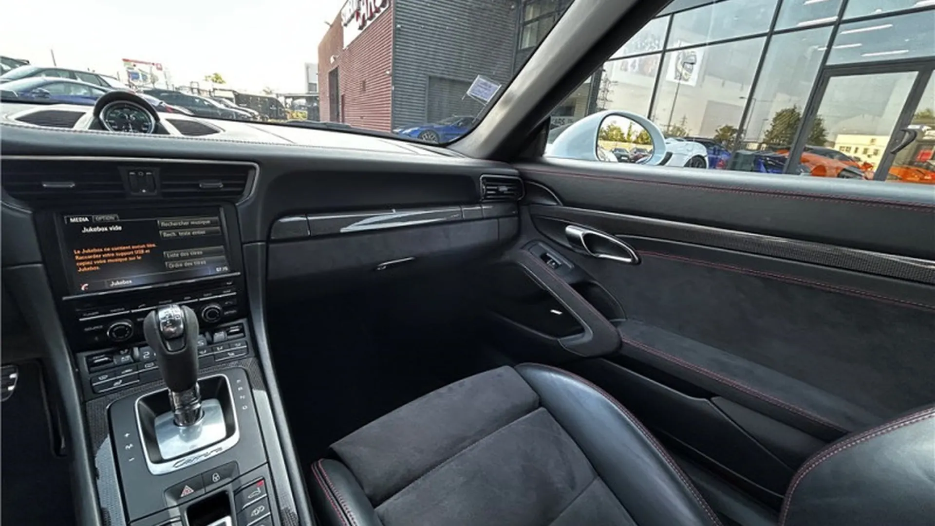 Porsche 911 — photo 11