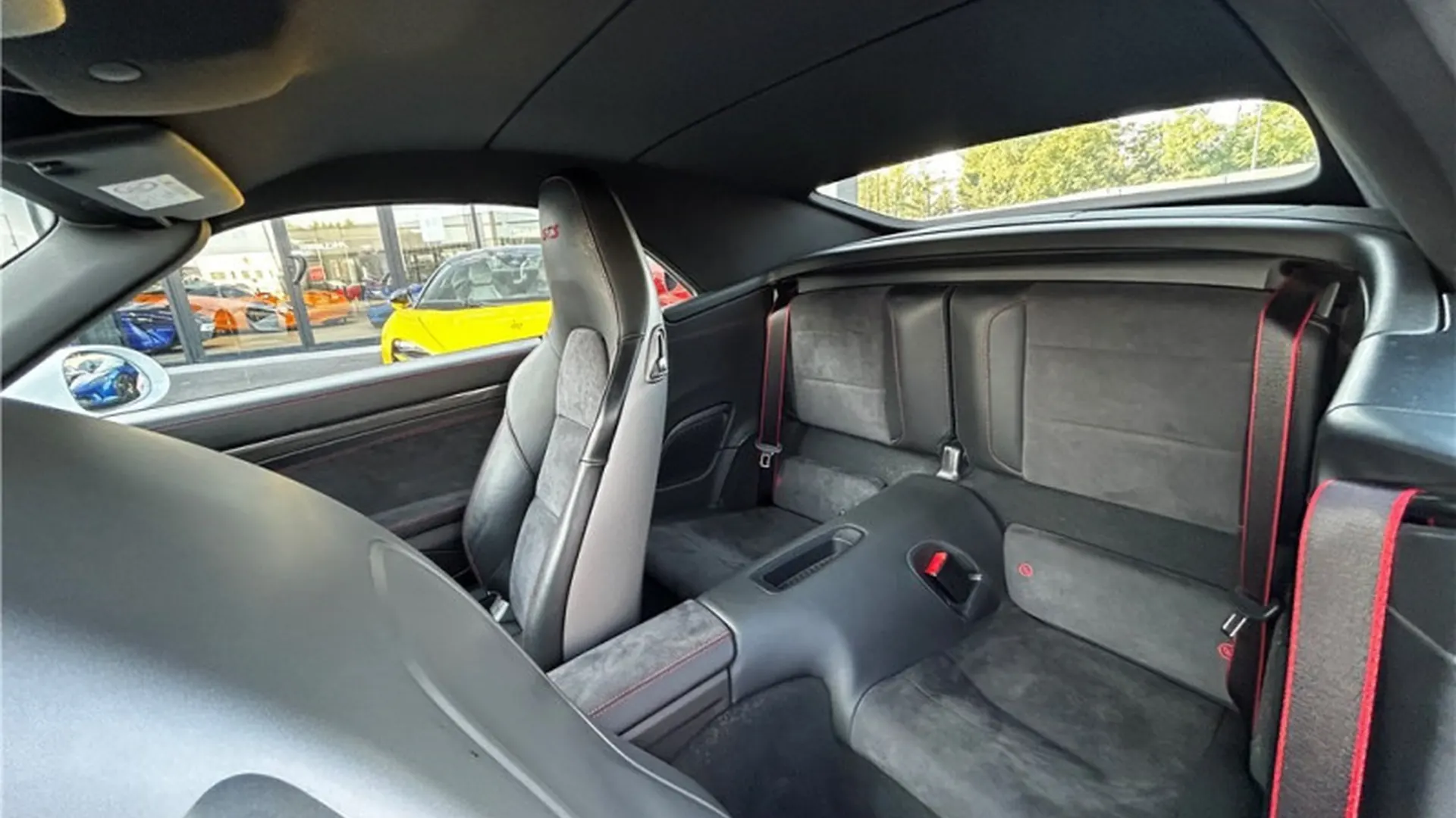 Porsche 911 — photo 12