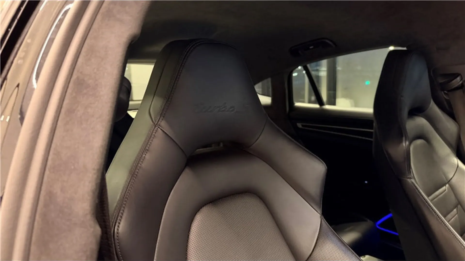 Porsche PANAMERA — photo 11