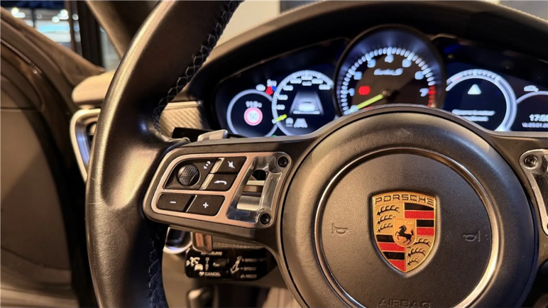 Porsche PANAMERA — photo 17