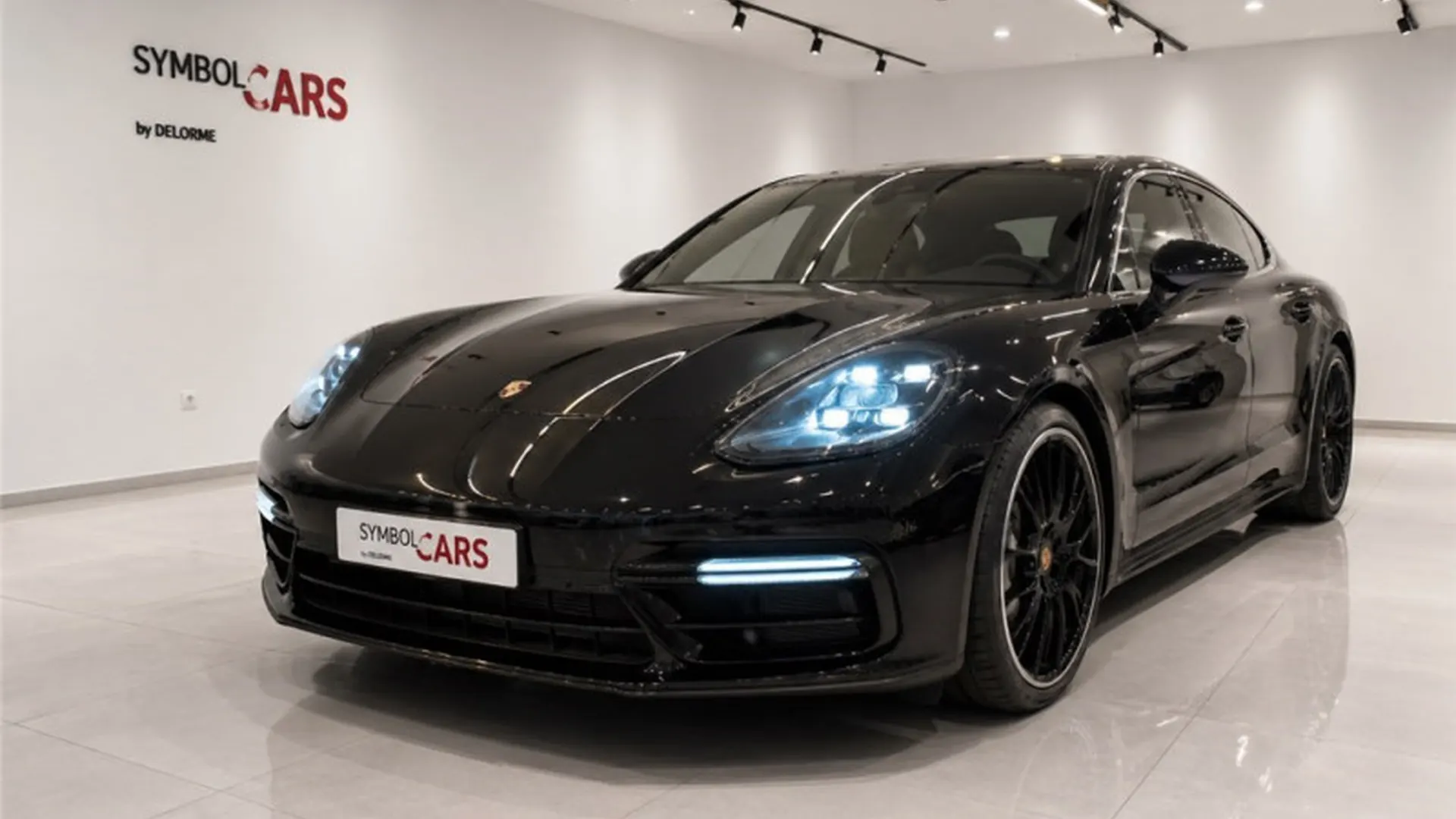 Porsche PANAMERA — photo 4
