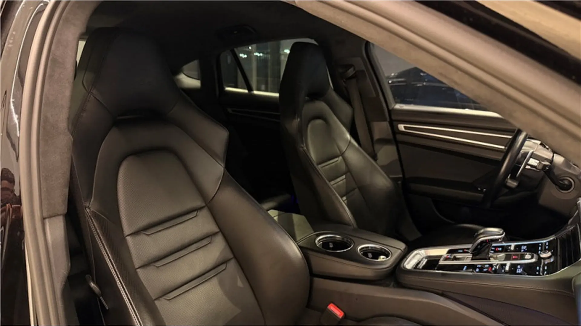 Porsche PANAMERA — photo 10
