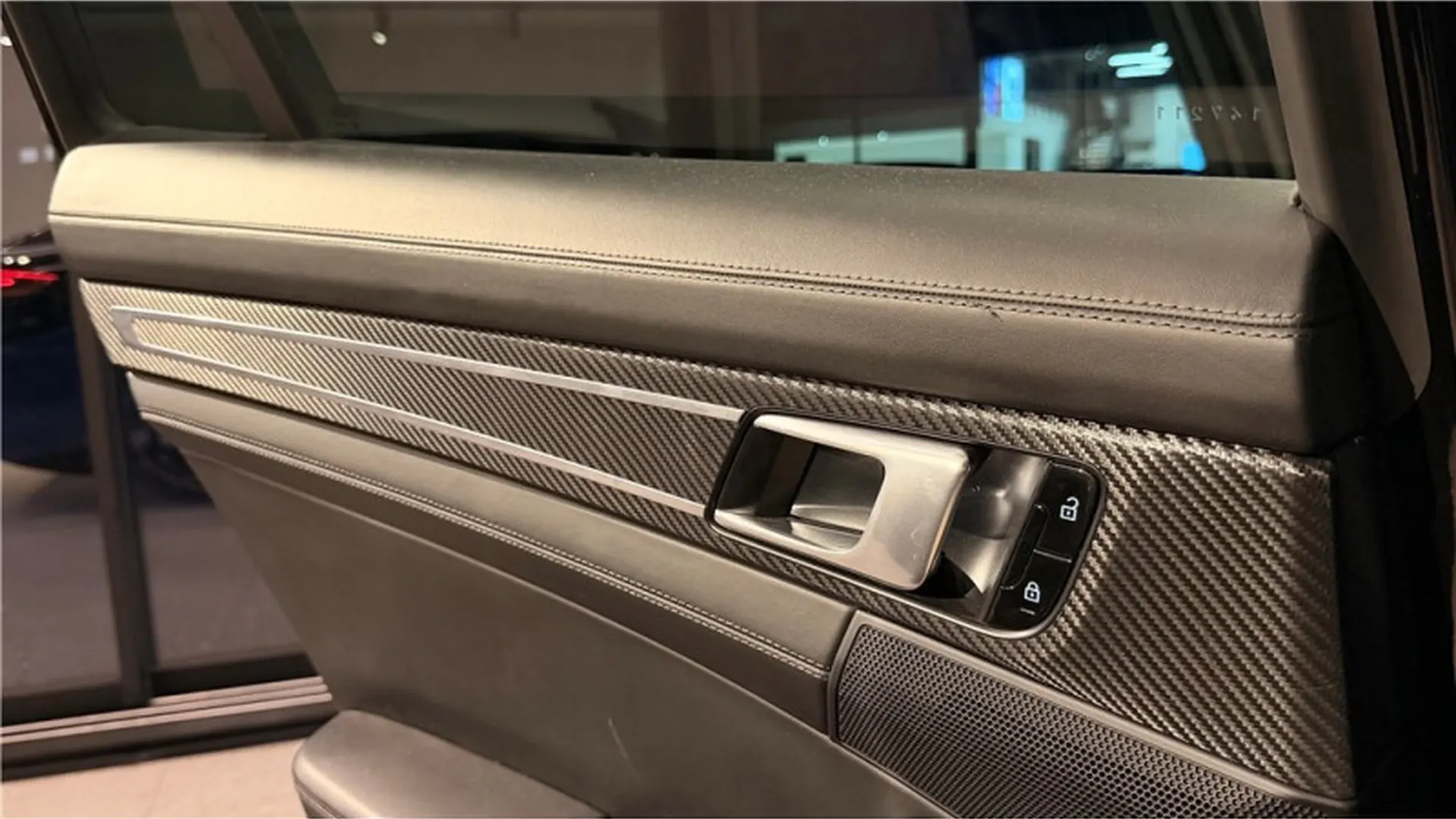Porsche PANAMERA — photo 24