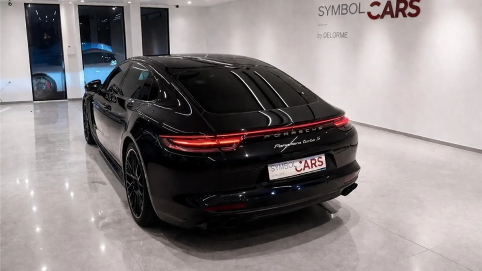 Porsche PANAMERA — photo 5