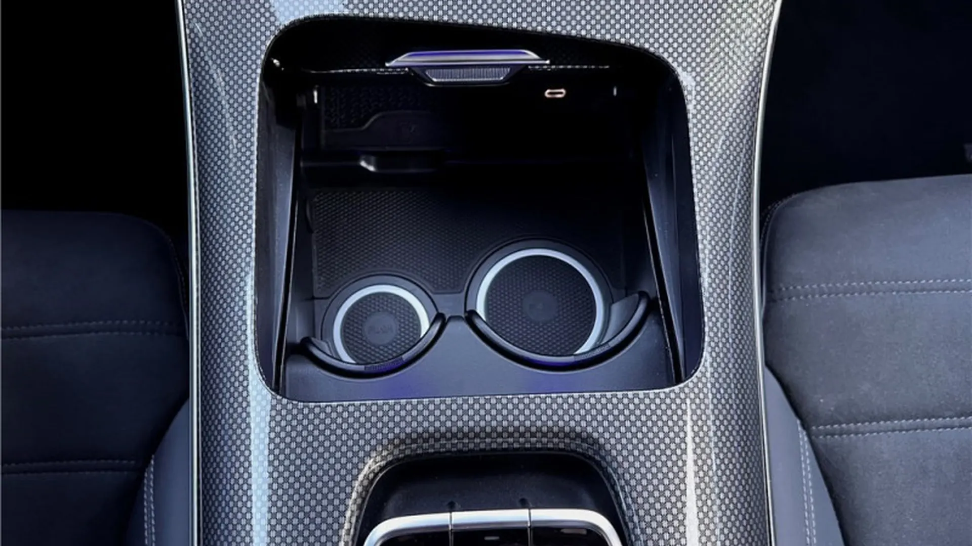 Mercedes CLE — photo 16