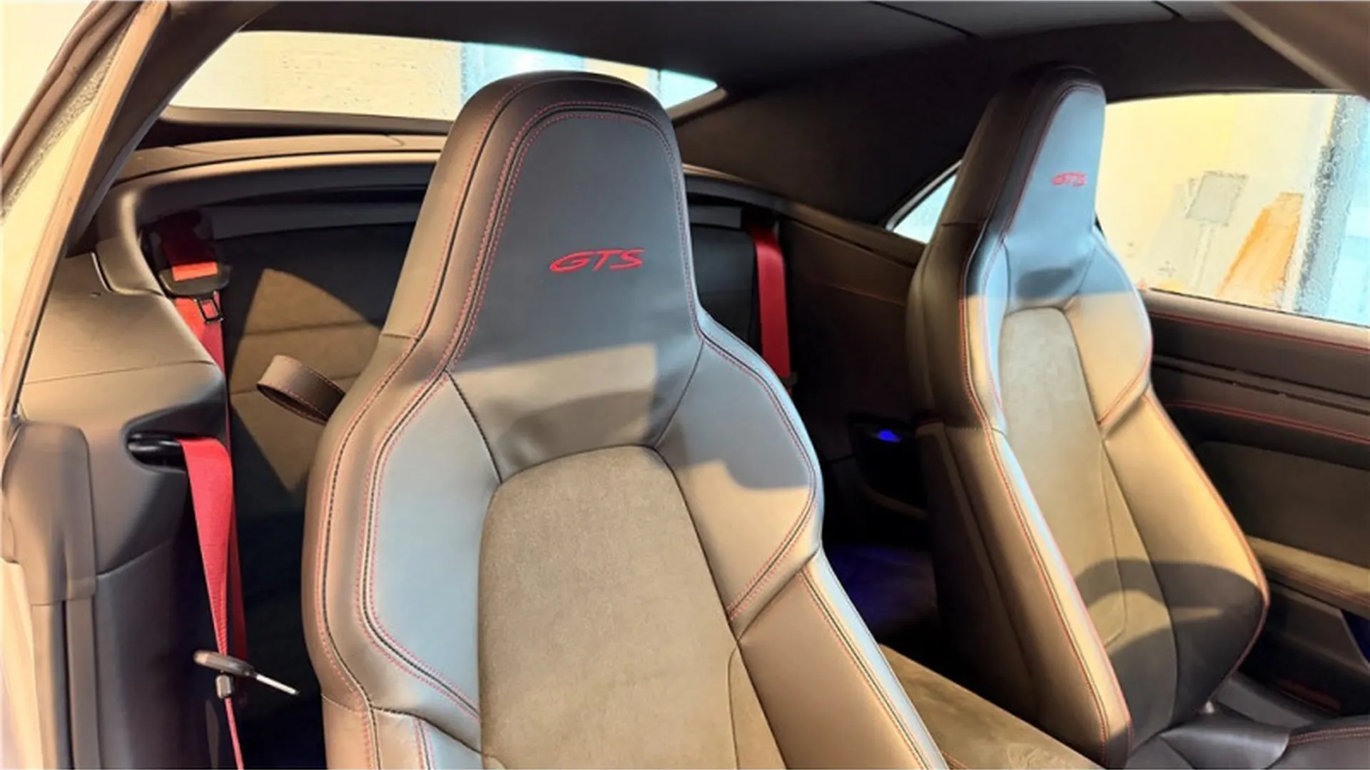 Porsche 911 — photo 20