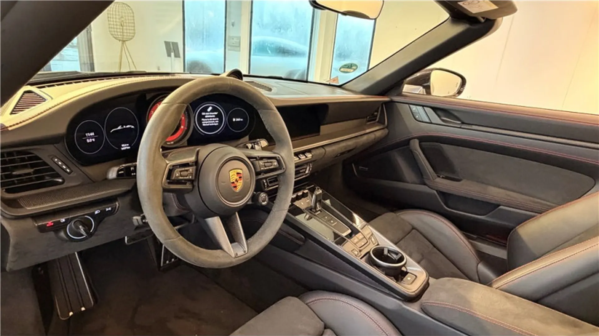 Porsche 911 — photo 11