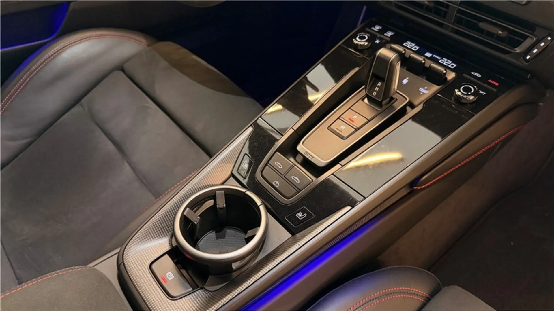 Porsche 911 — photo 22