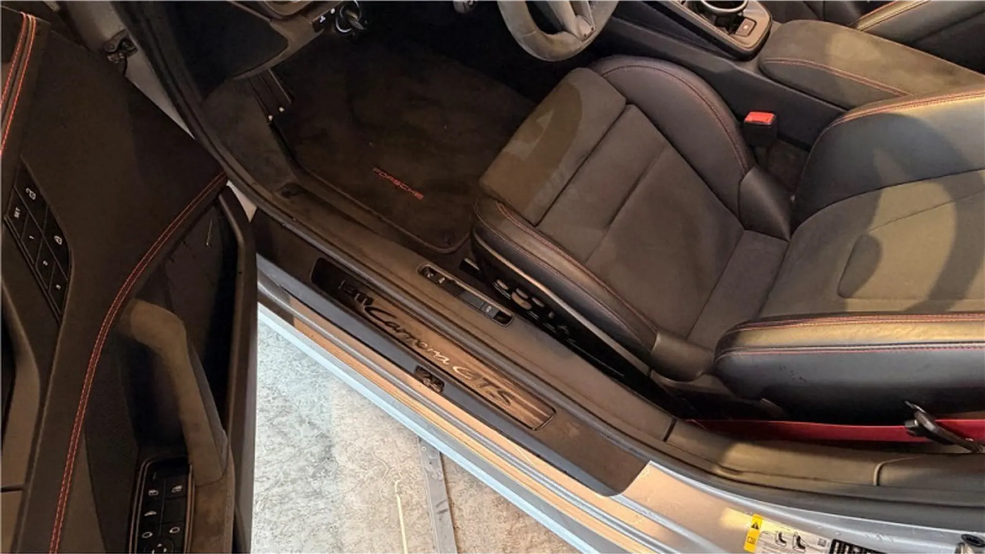 Porsche 911 — photo 13