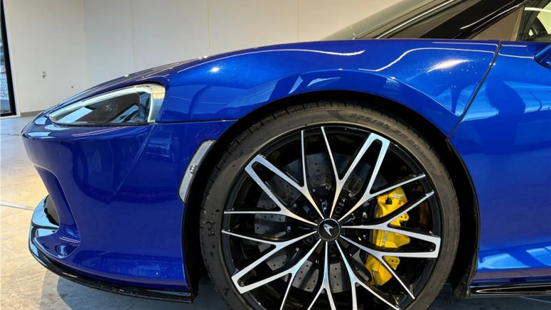 McLaren MCLAREN GT — photo 17