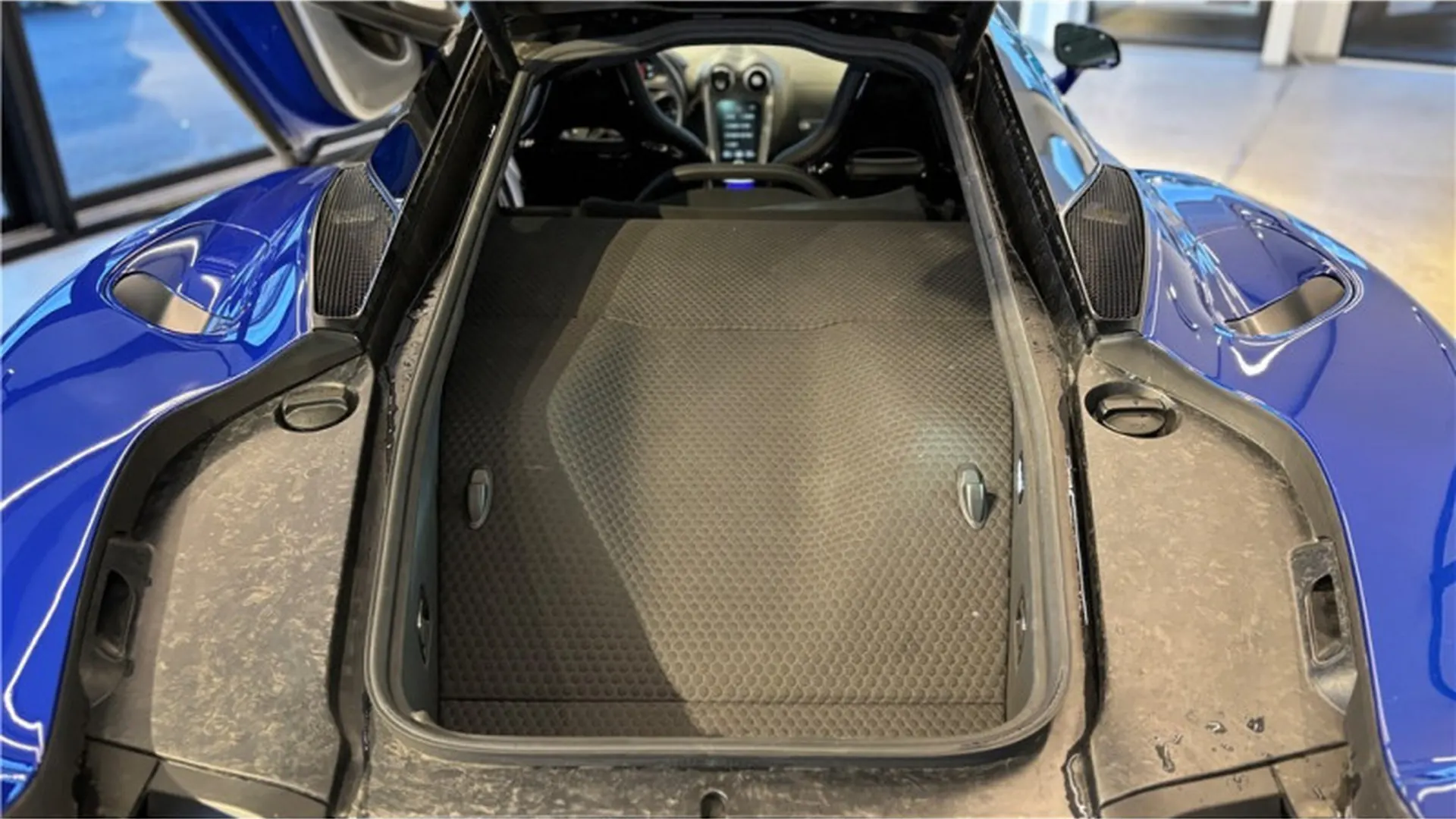 McLaren MCLAREN GT — photo 12