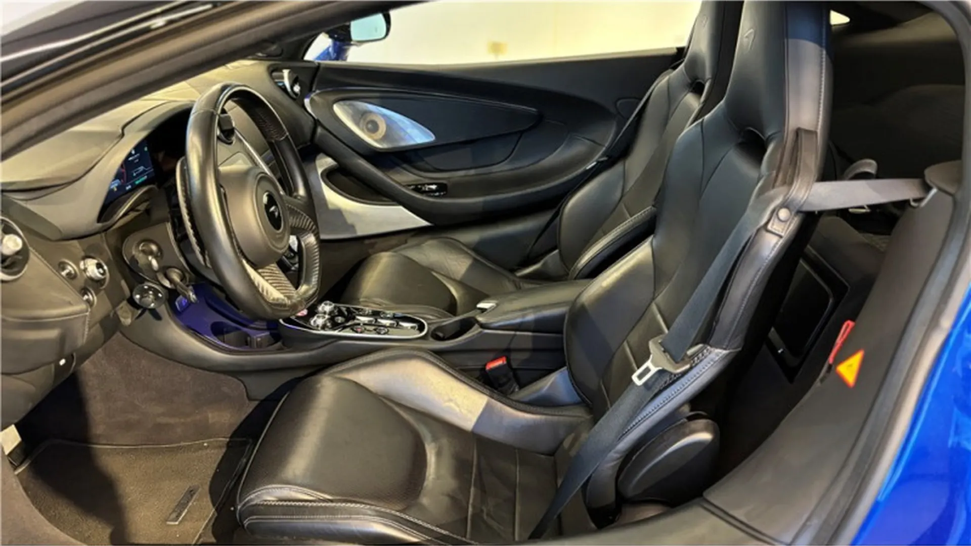 McLaren MCLAREN GT — photo 11