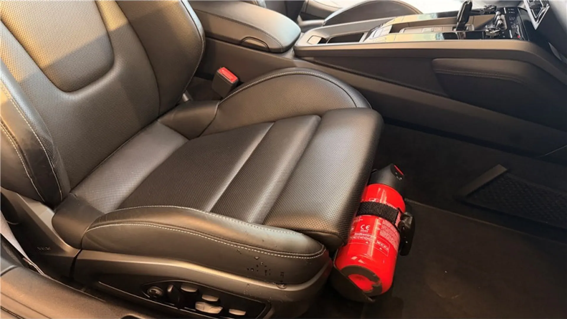Porsche 911 — photo 16
