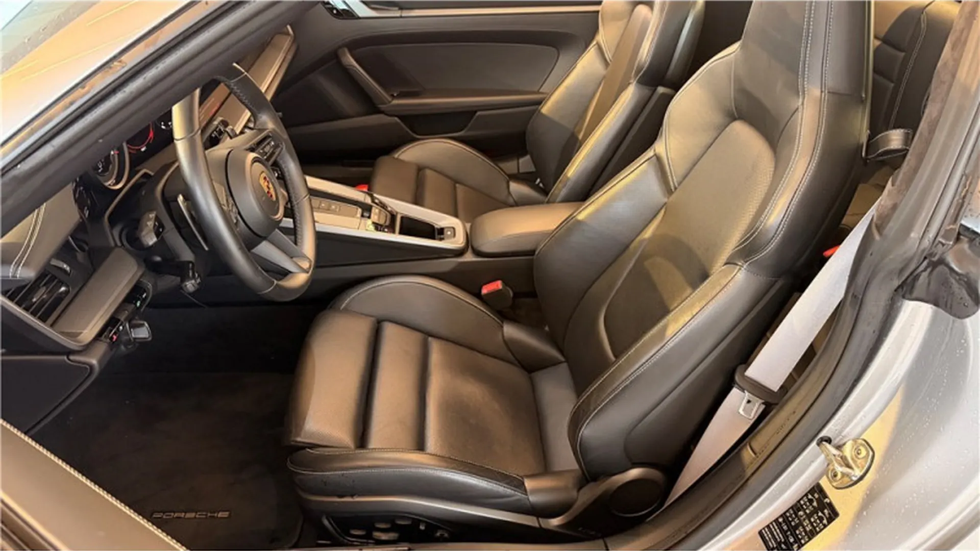 Porsche 911 — photo 11