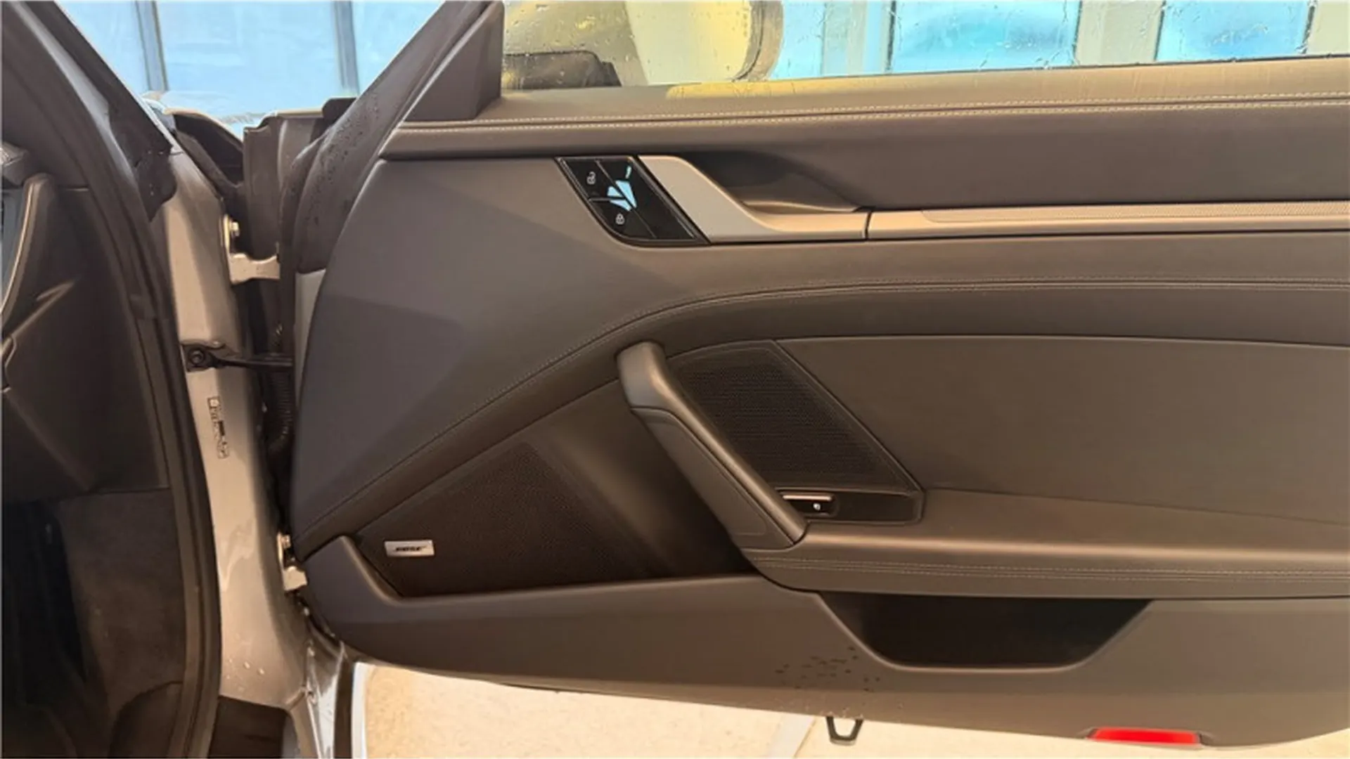 Porsche 911 — photo 18