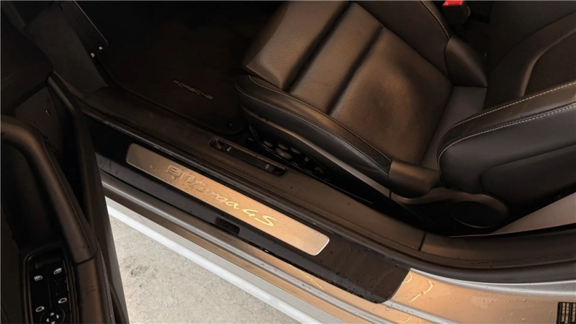 Porsche 911 — photo 12