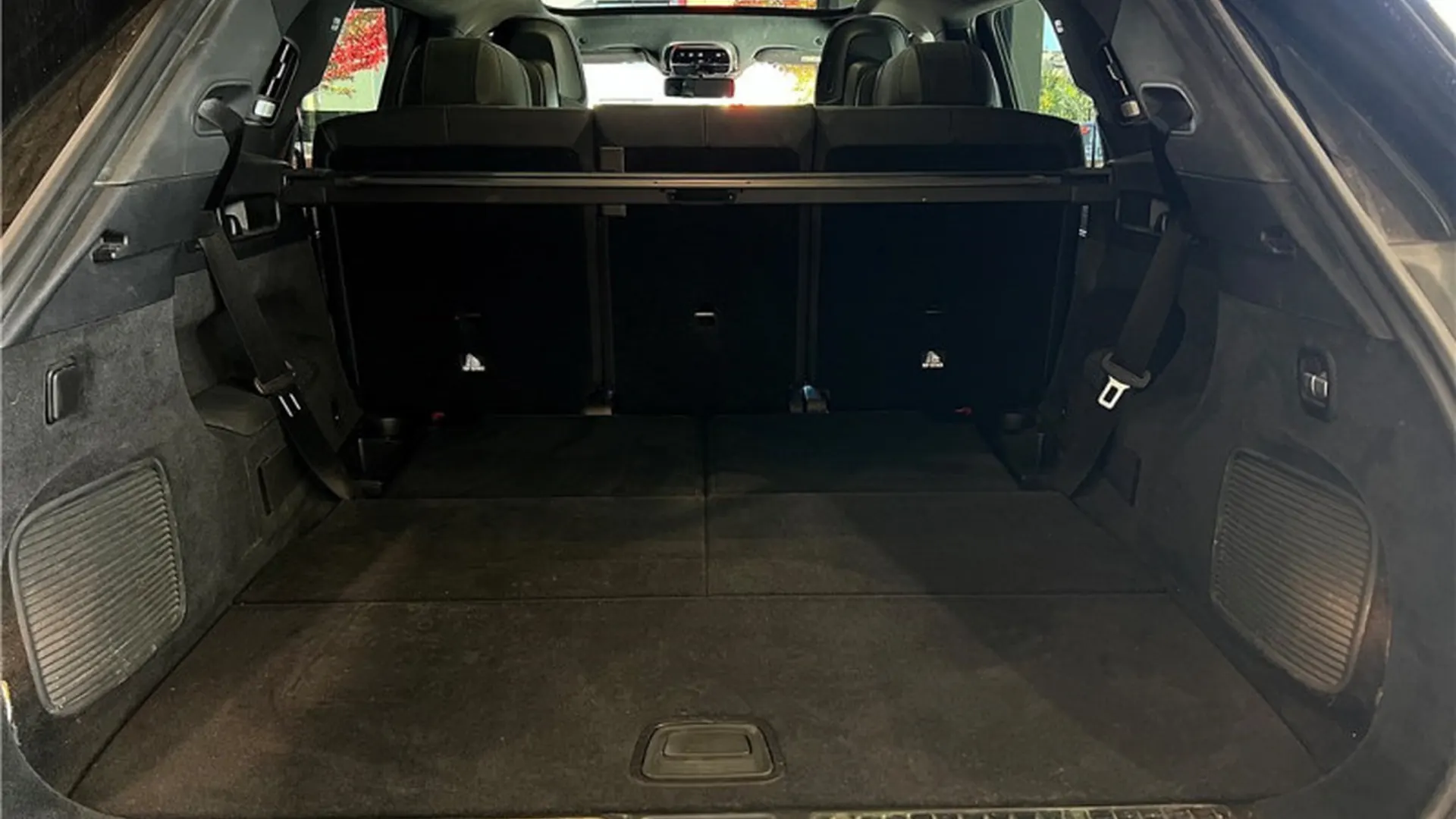 Mercedes EQS SUV — photo 18