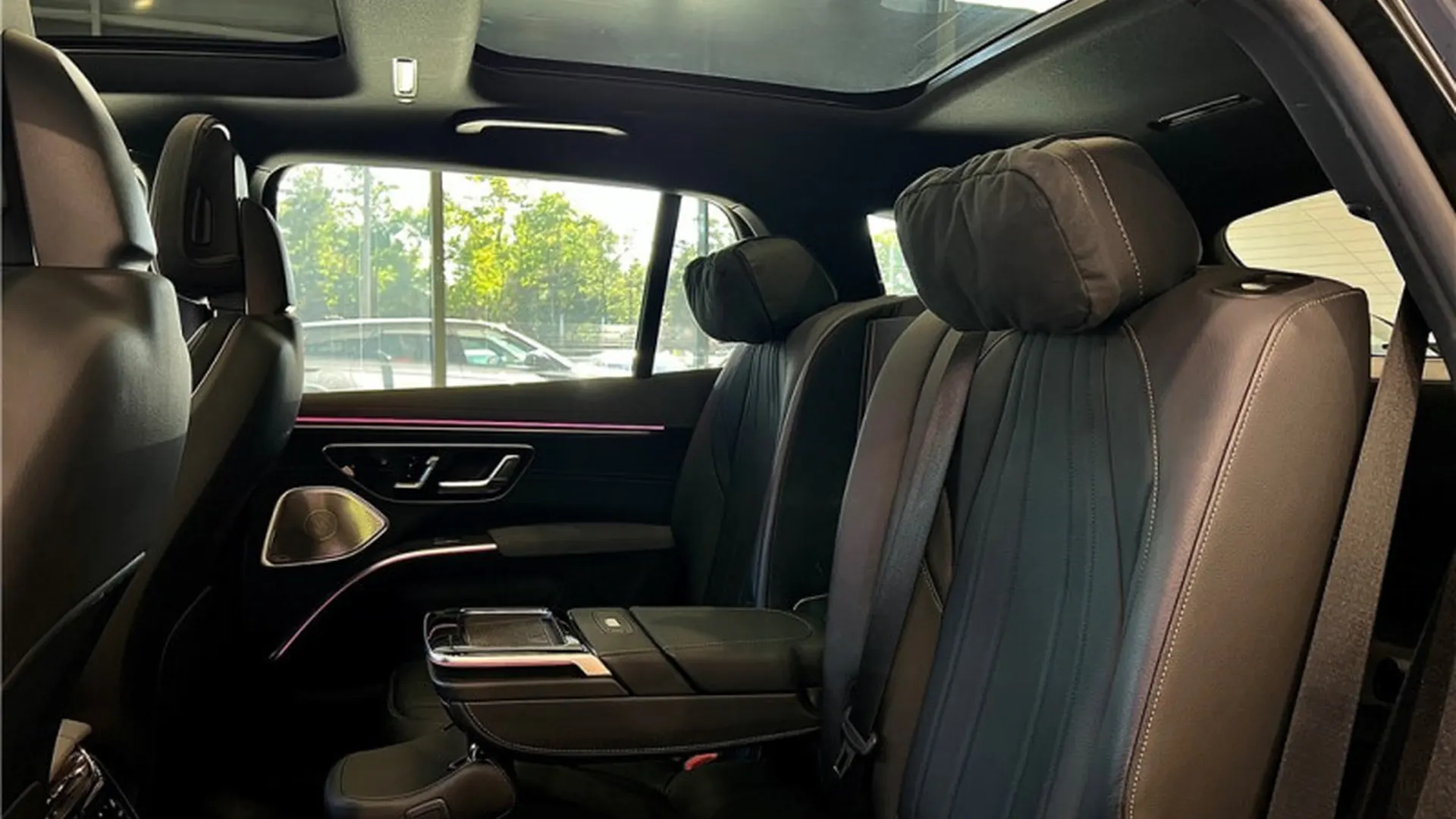 Mercedes EQS SUV — photo 15
