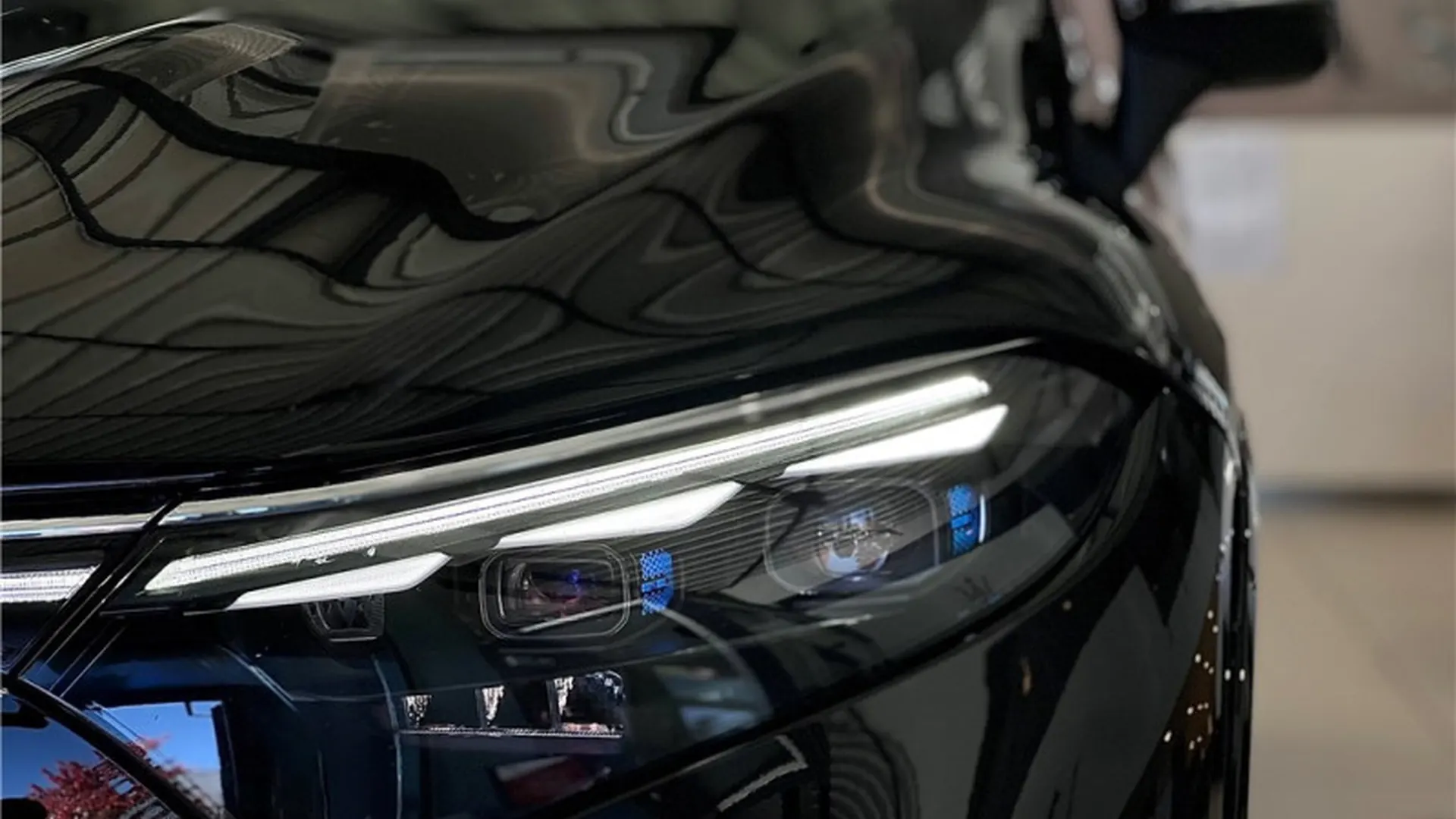 Mercedes EQS SUV — photo 6