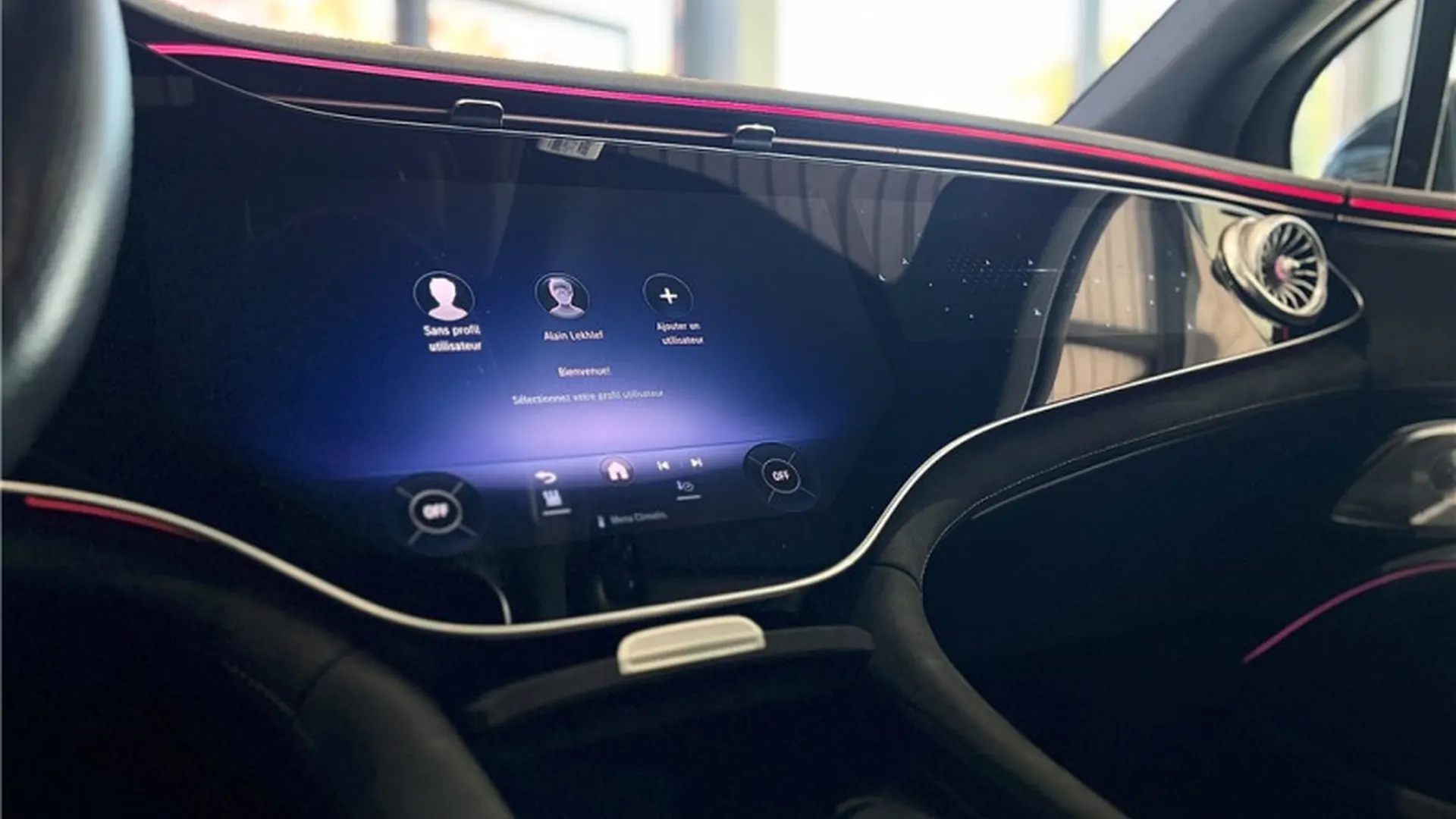 Mercedes EQS SUV — photo 12