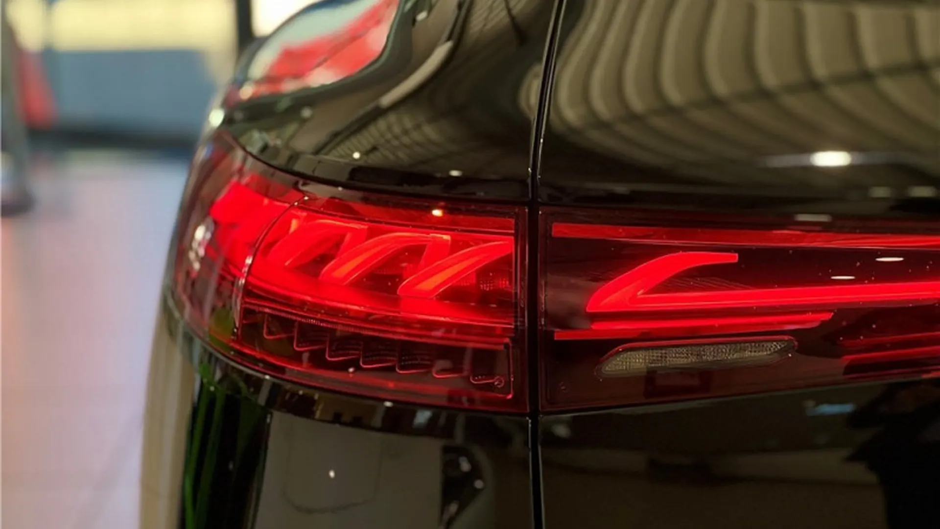 Mercedes EQS SUV — photo 7