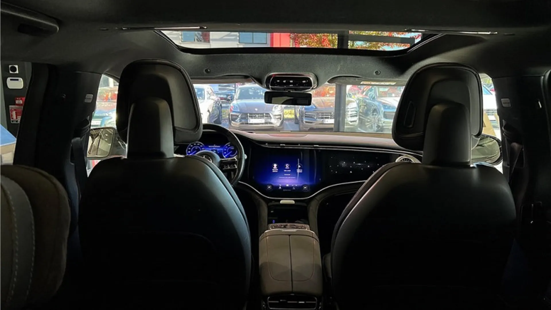 Mercedes EQS SUV — photo 13