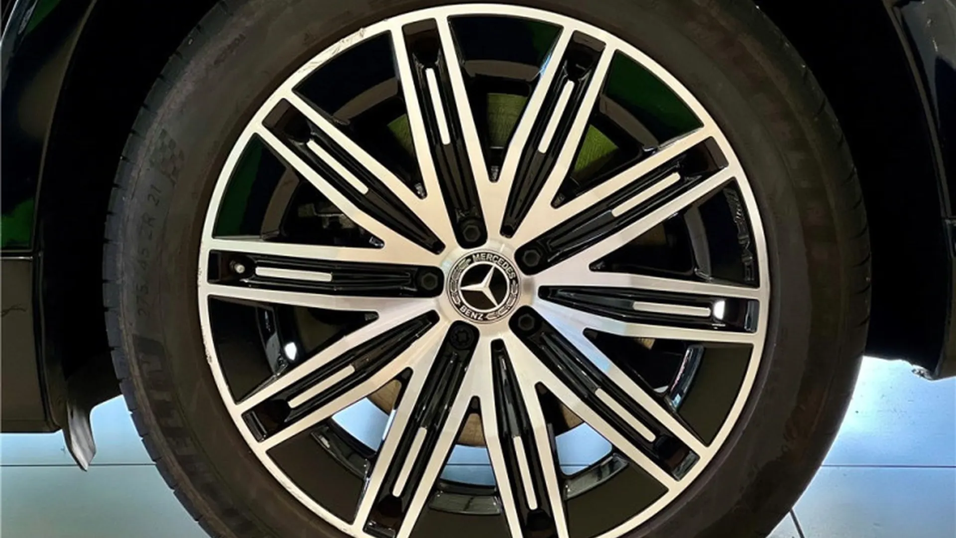 Mercedes EQS SUV — photo 4