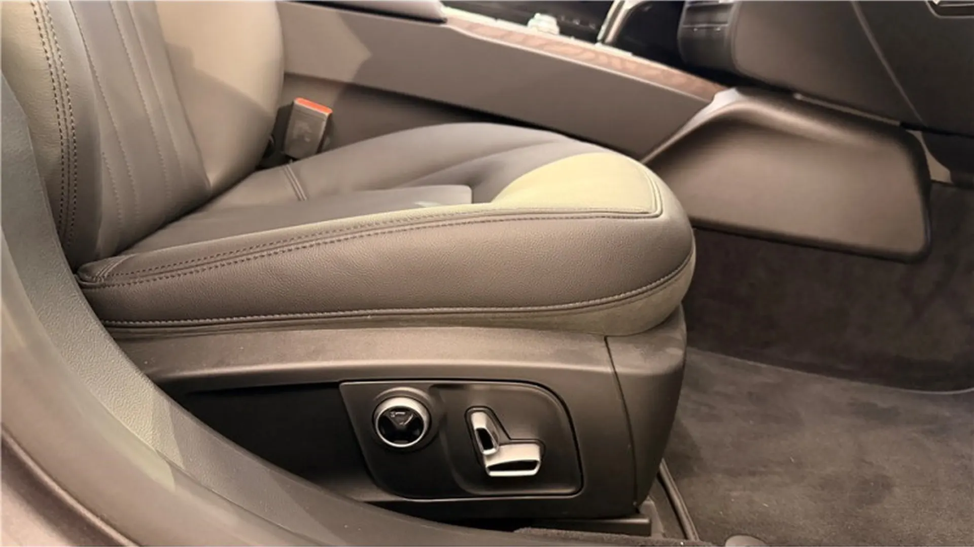 Maserati GHIBLI — photo 15