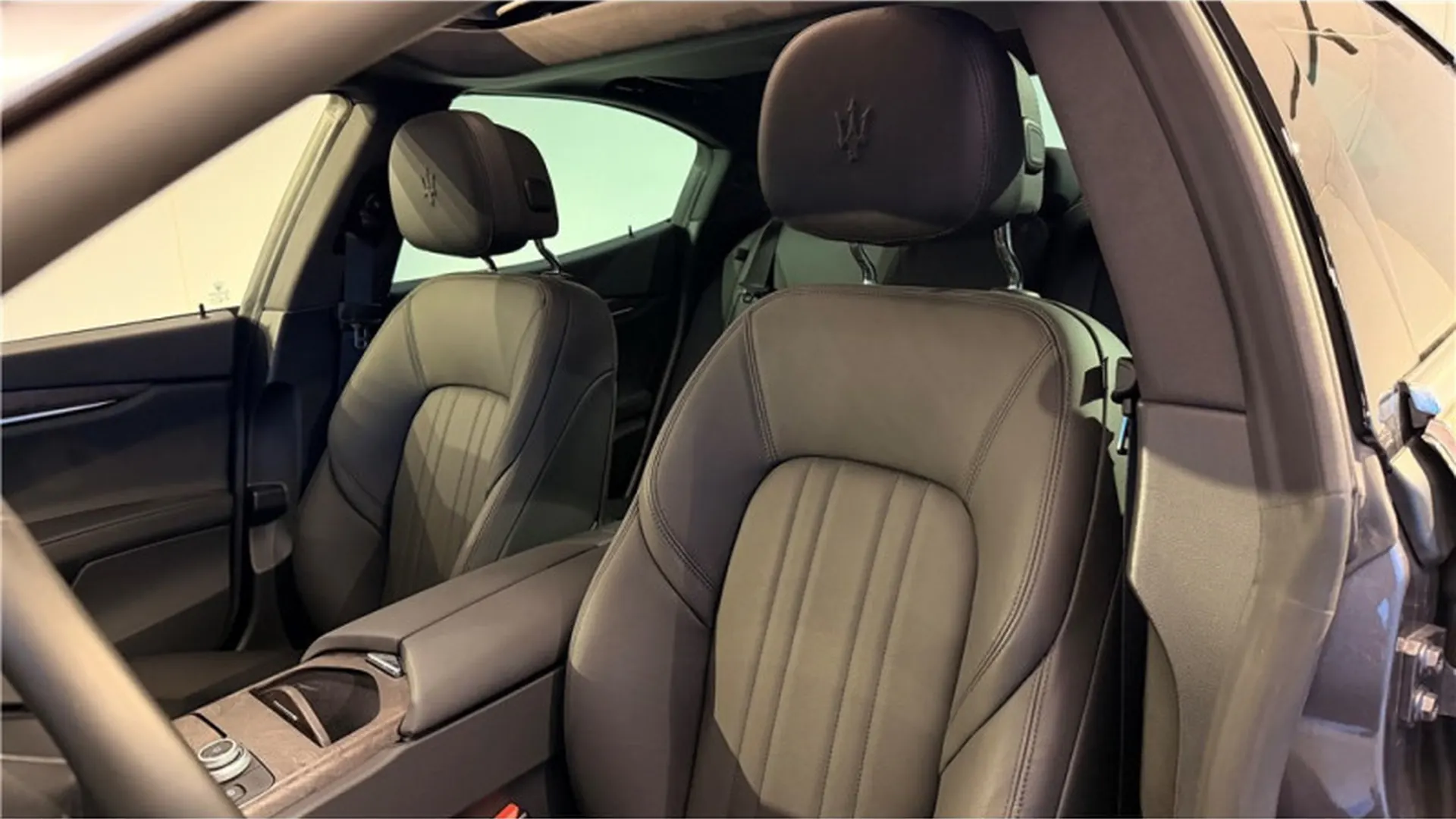 Maserati GHIBLI — photo 8