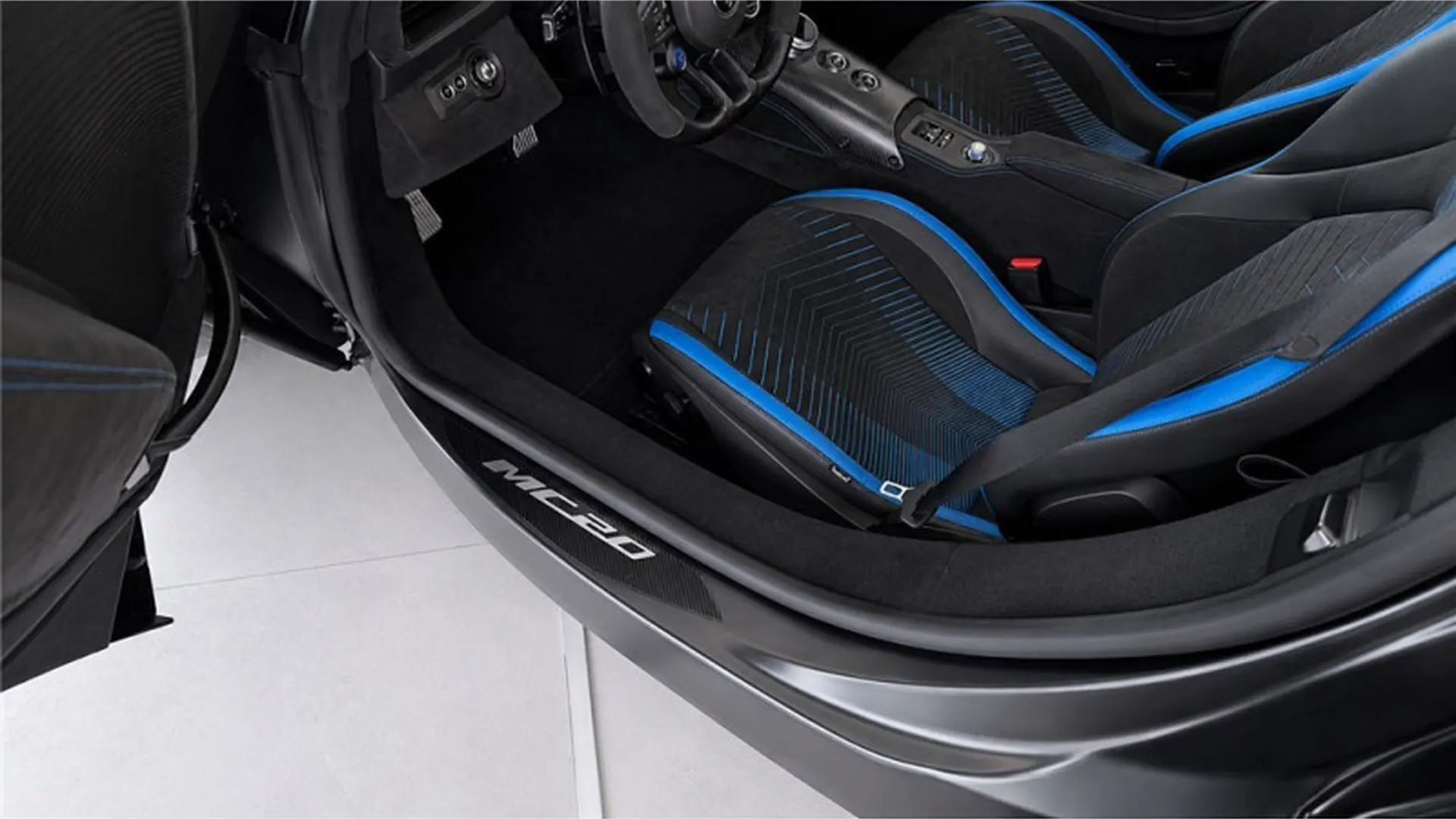 Maserati MC20 CIELO — photo 11