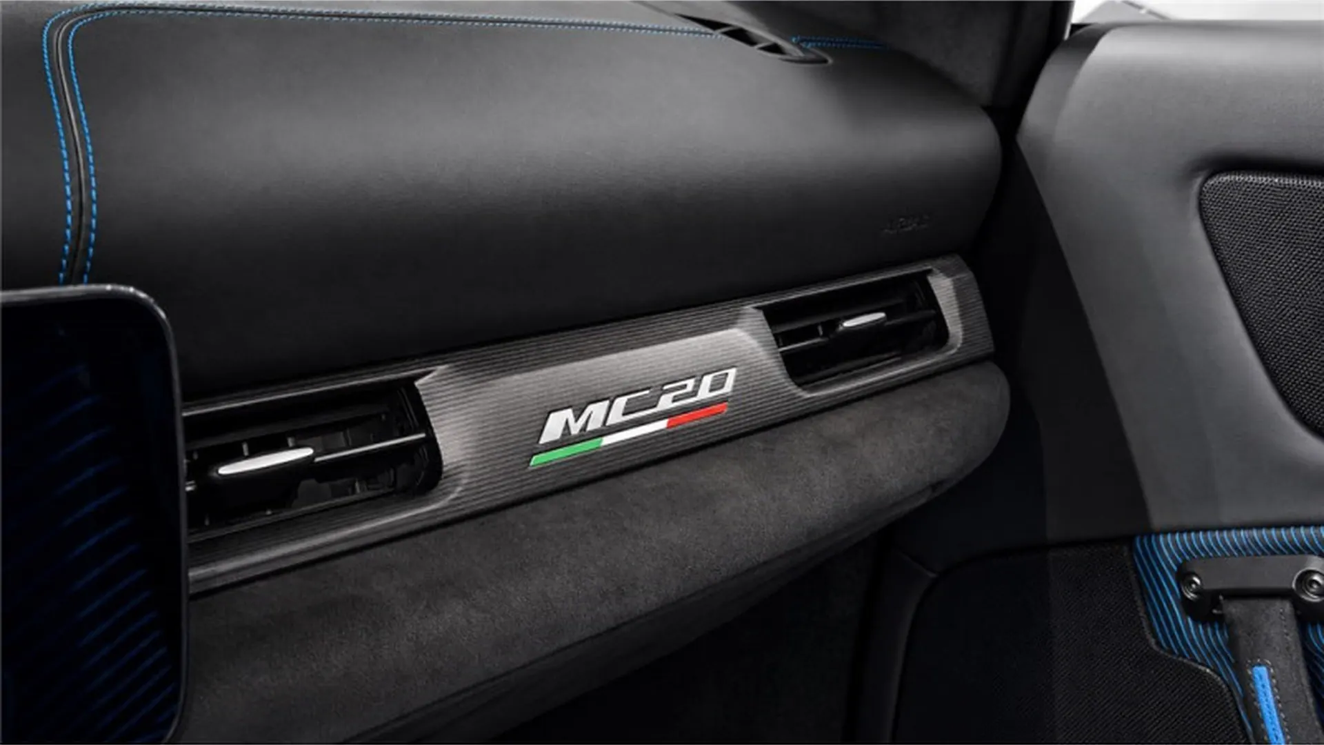 Maserati MC20 CIELO — photo 22