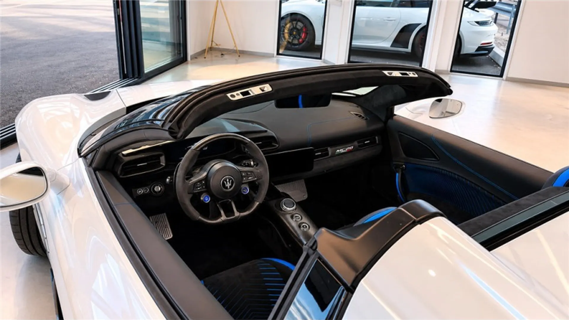 Maserati MC20 CIELO — photo 8
