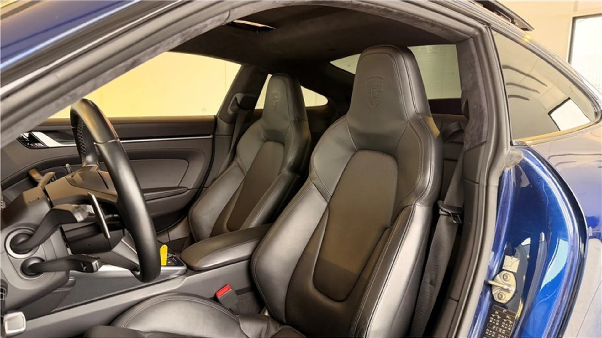 Porsche 911 — photo 10