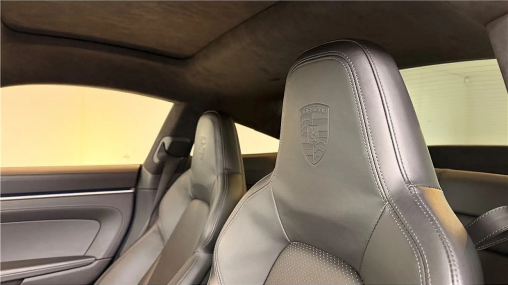 Porsche 911 — photo 26