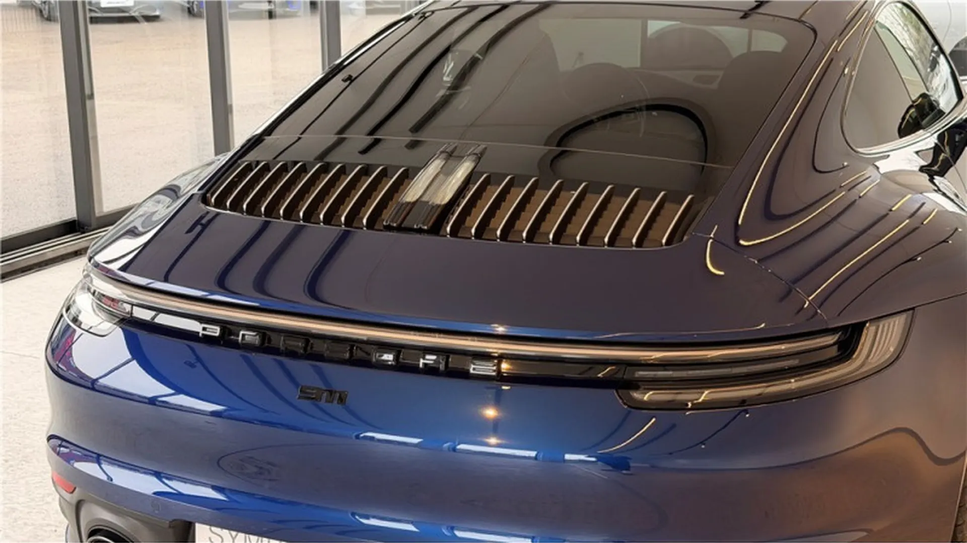 Porsche 911 — photo 7