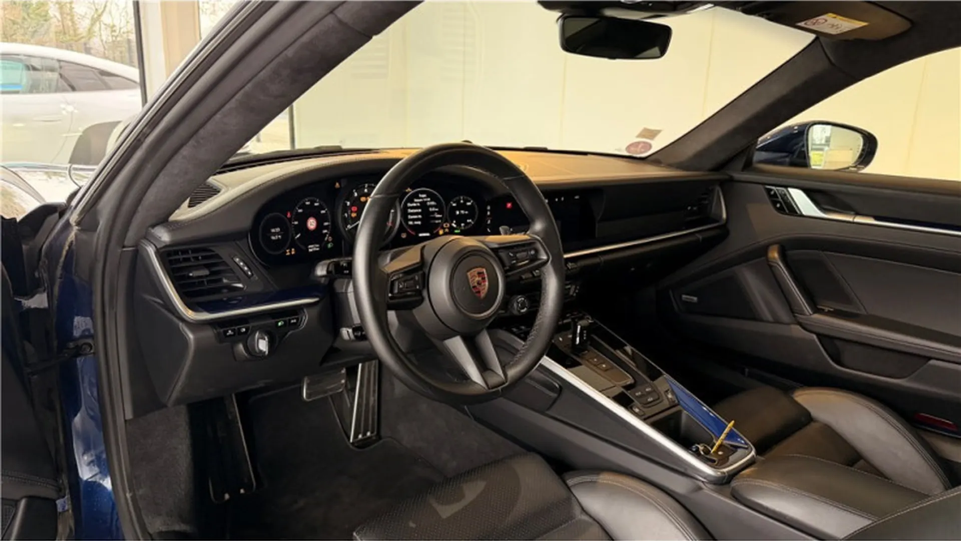 Porsche 911 — photo 11