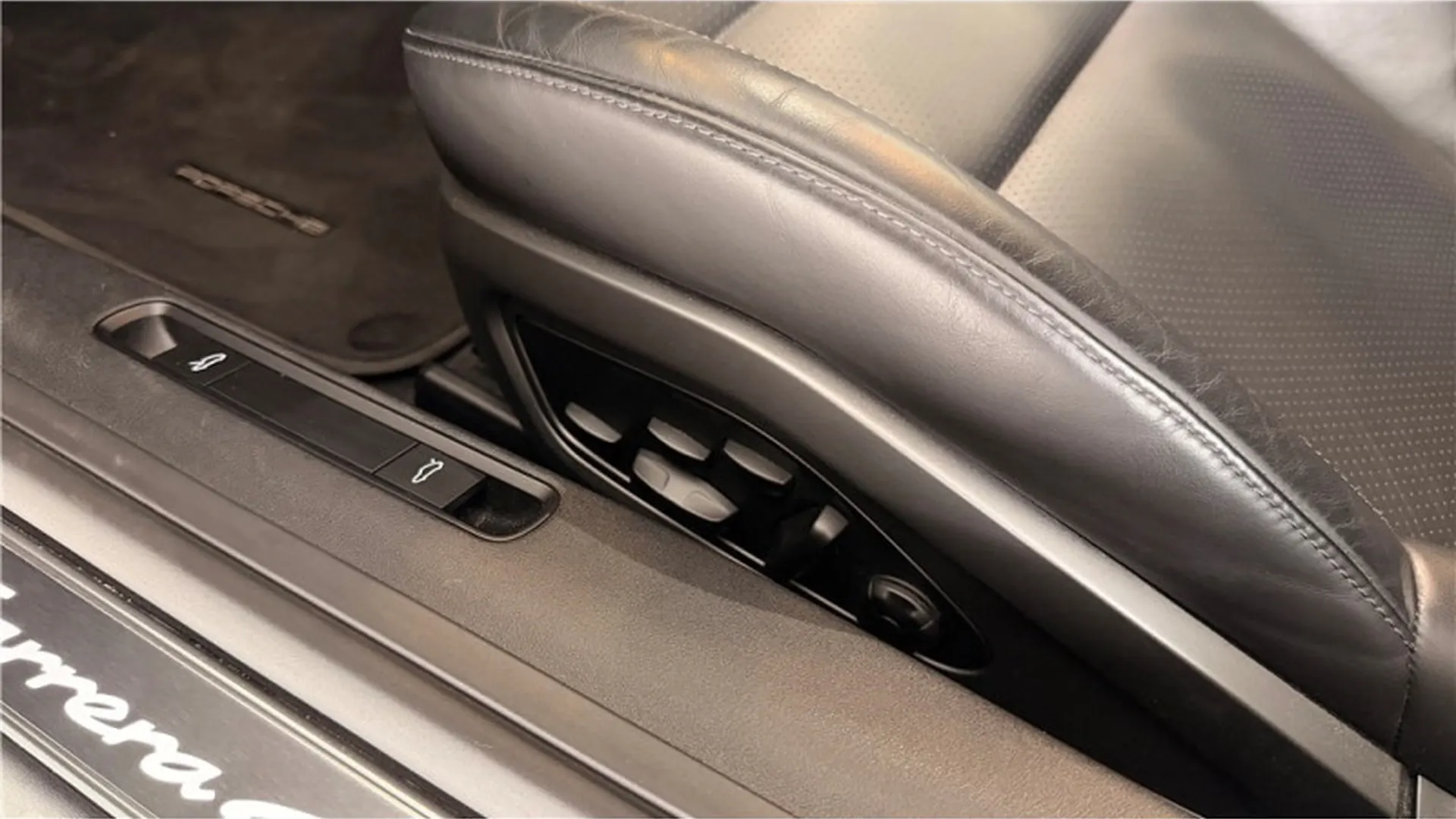 Porsche 911 — photo 12