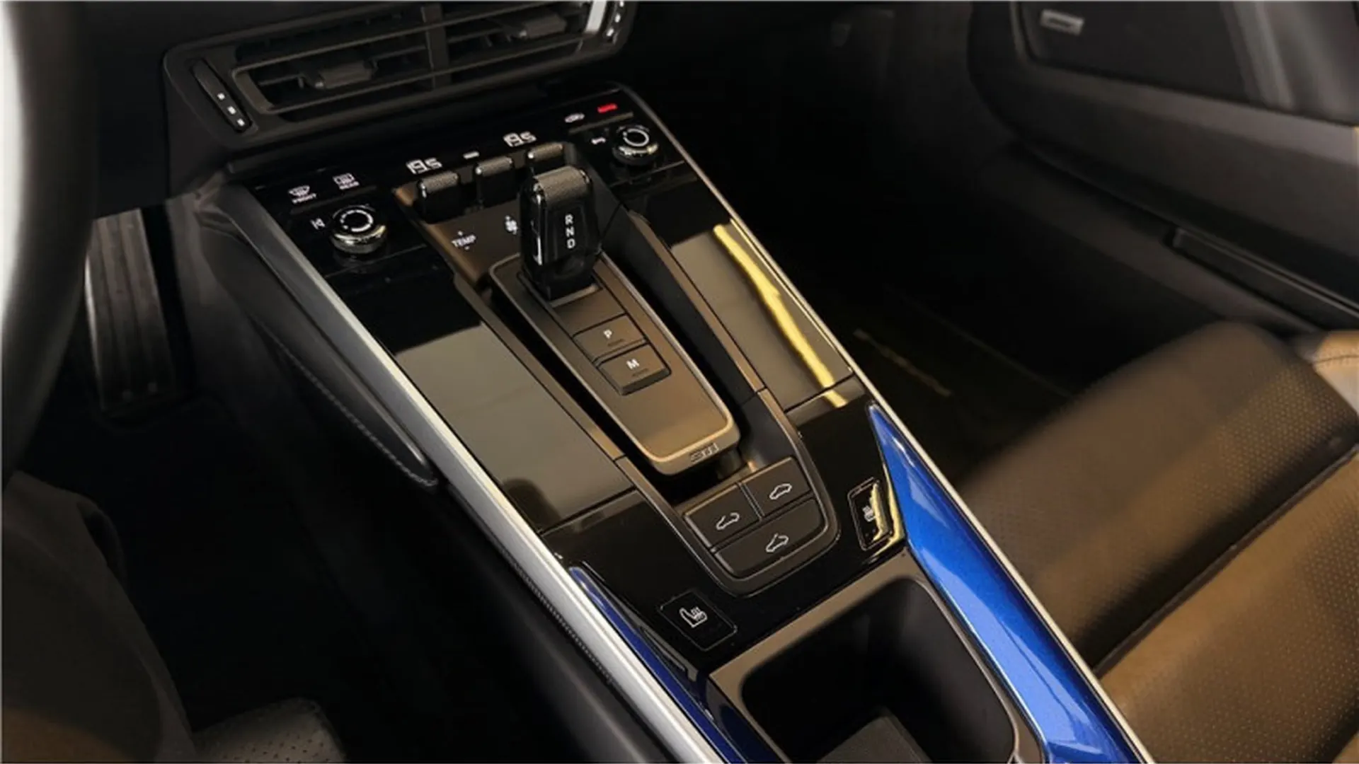 Porsche 911 — photo 14