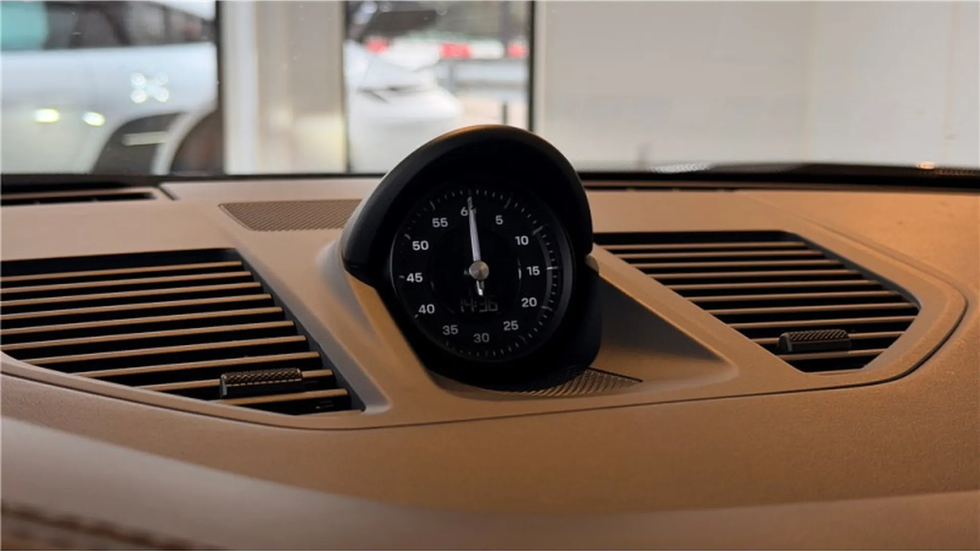 Porsche 911 — photo 16