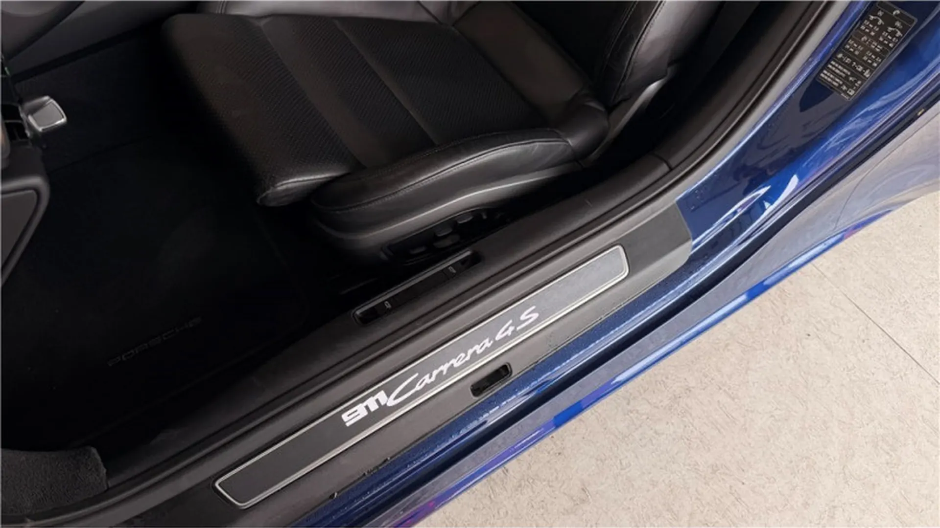 Porsche 911 — photo 9