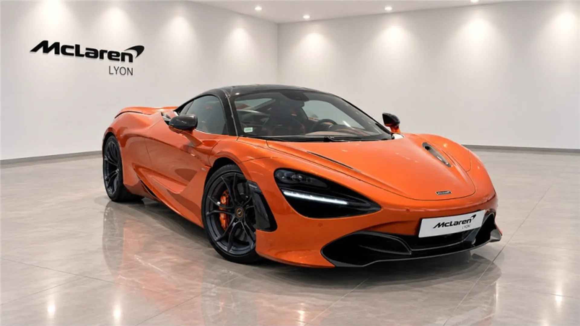 McLaren 720S — photo 2