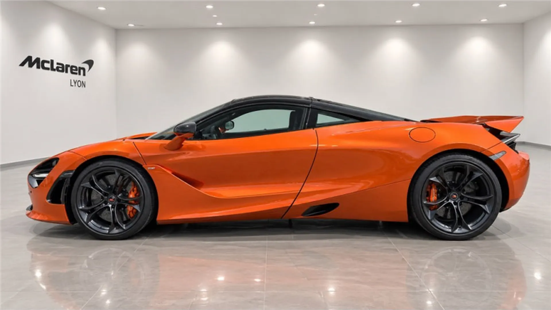 McLaren 720S — photo 3