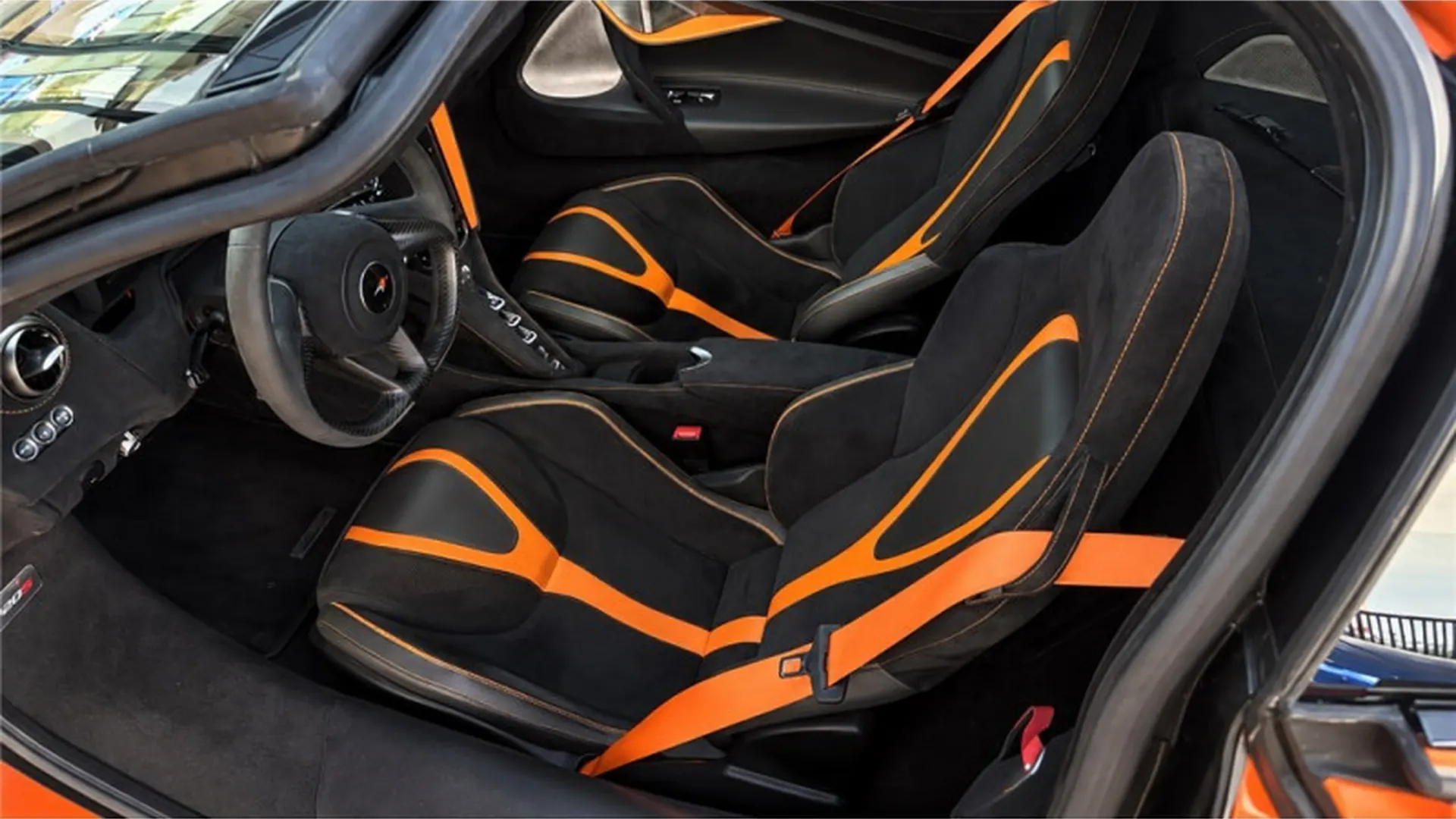 McLaren 720S — photo 9