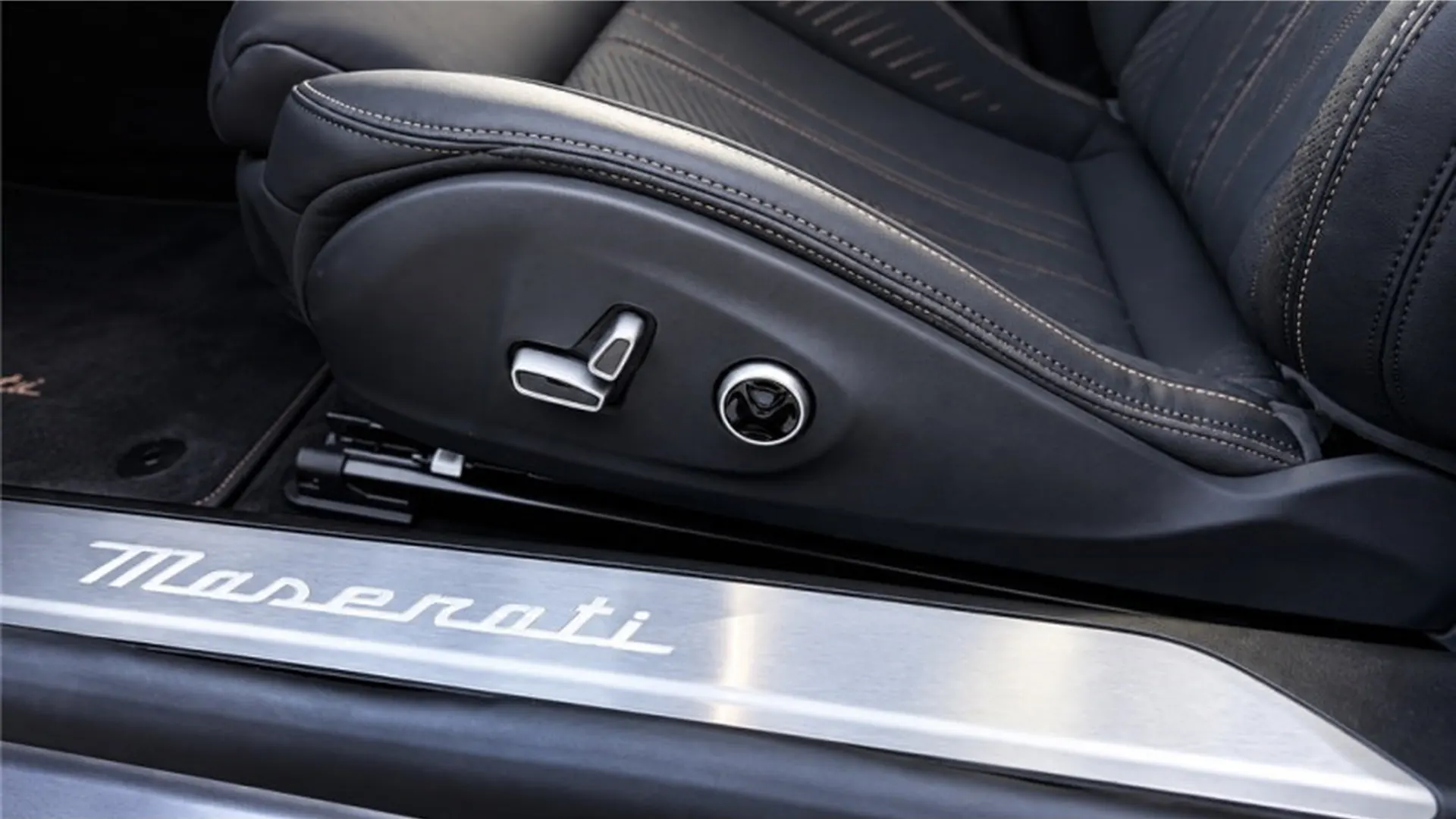 Maserati GranTurismo — photo 11